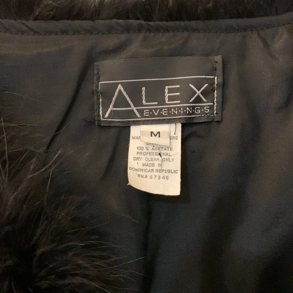 Fun cropped black feather jacket - Picture 5 of 7